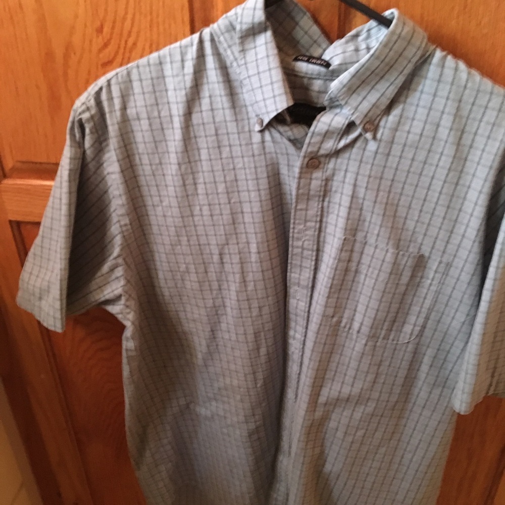 Can heusen button down shirt